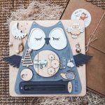 Alvó Bagoly Korai Fejlesztő Foglalkoztató Tábla - Montessori Játék 30x30 cm