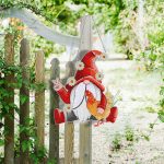 Piros sapkás manó gyémántszemmel kirakható ajtódísz