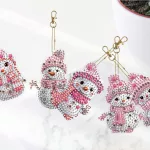 Rózsaszín hóemberek gyémántszemmel kirakható kulcstartók