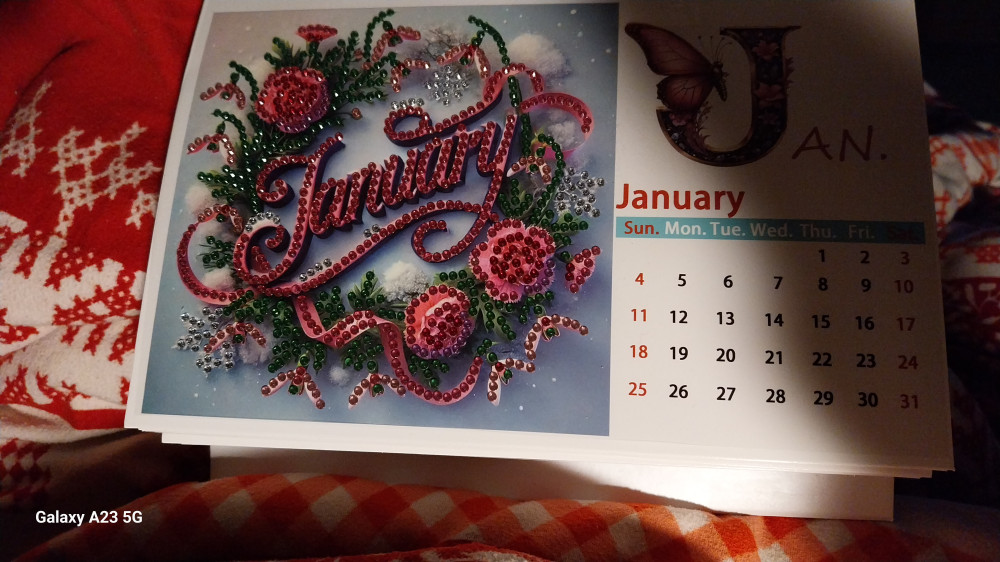   2026-os DIY Gyémántszemes Asztali Naptár –Hónak nevek a képeken
